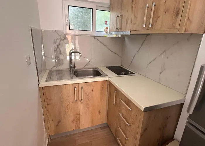 ホテル Jf Dhërmi